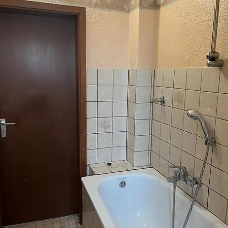 Apartment Gaestewohnung 1 Ogr In Der Naehe Zur Veltinsarena - Gaestewilli 1 Gelsenkirchen
